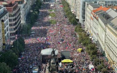 70,000 Czechs rally in Prague; Want Russian Sanctions Removed, Neutrality over Ukraine Fighting