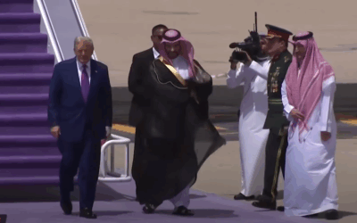 Trump Arrival in Saudi Arabia & Qatari CAUGHT ON CAMERA – They Love Him And It Shows!