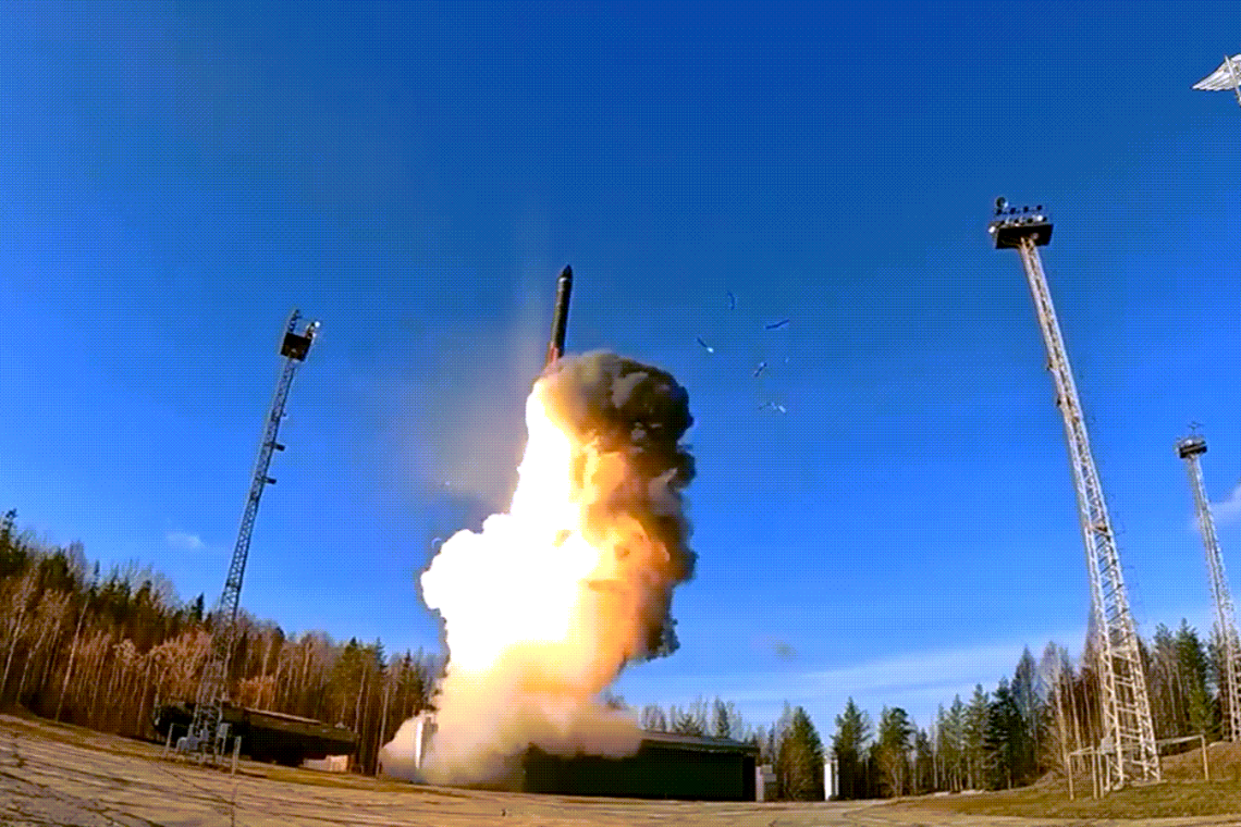 Russia Test-Fires “YARS” Nuclear-Capable Missile – Warning to Trump – Go Ahead Keep Poking The Bear!