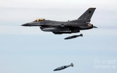 Israel RESUMES Bombing southern Lebanon