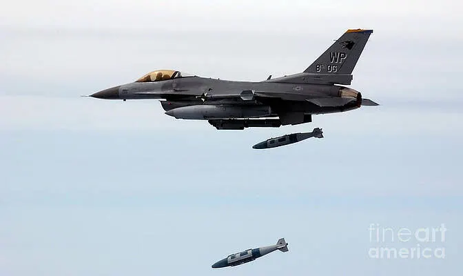 Israel RESUMES Bombing southern Lebanon